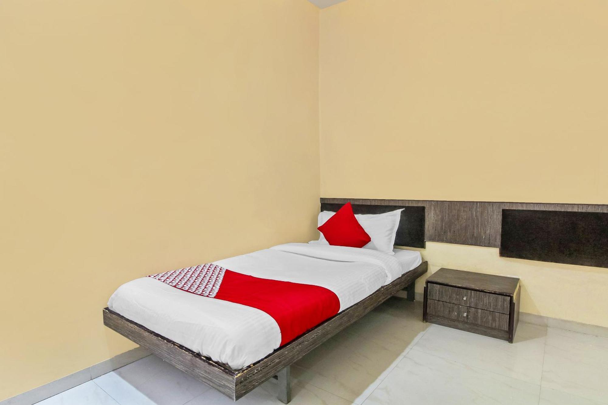 Hotel O Priyanka Residency Solapur Esterno foto